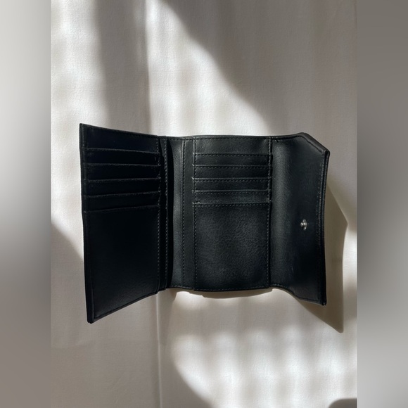 Matt & Nat Bundle - Loti Shoulder Bag + Verasm Wallet - Picture 10 of 10